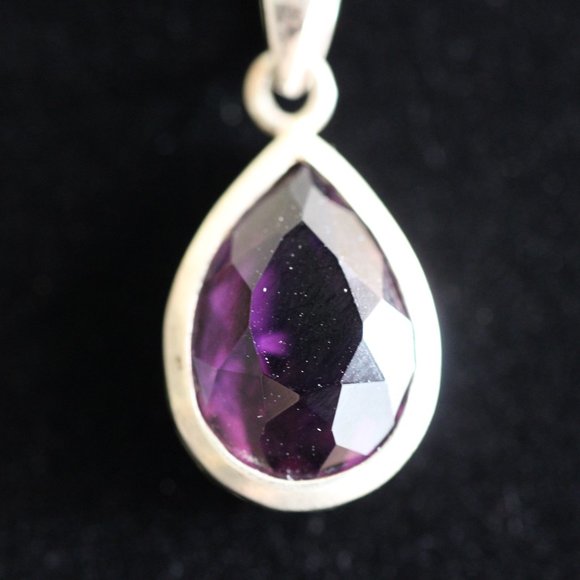 Sterling Silver Necklace with amethyst pendant - Picture 3 of 9